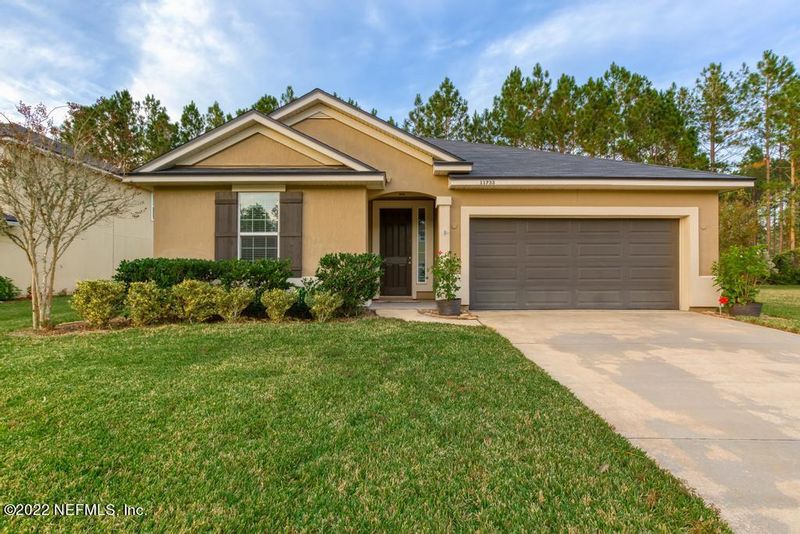 11733 Parker Lakes Dr, Jacksonville, FL 32221