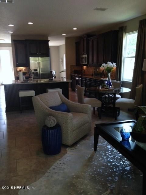 11751 Lake Bend Cir, Jacksonville, FL 32218