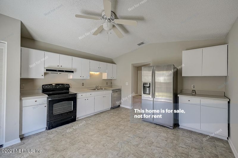 11758 Loretto Square Dr, Jacksonville, FL 32223