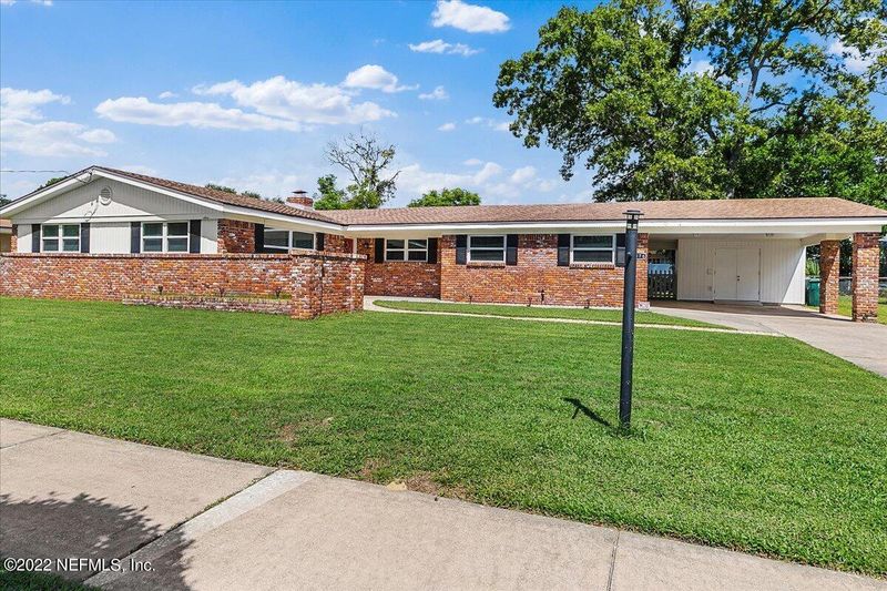 1176 Montego Rd E, Jacksonville, FL 32216