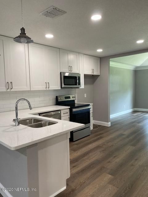 1176 Westwood Dr, St Johns, FL 32259