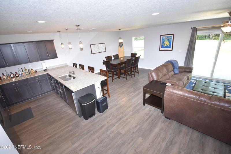 1177 Starratt Rd, Jacksonville, FL 32218