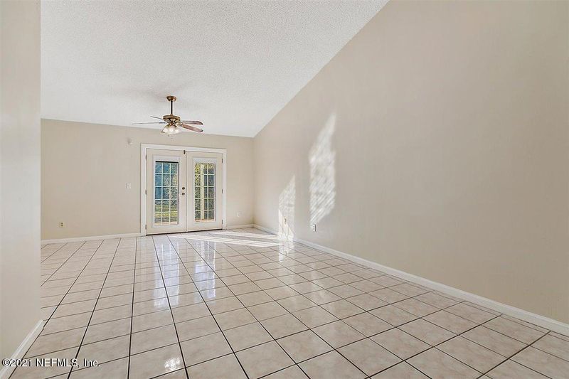 11780 Wattle Tree Rd N, Jacksonville, FL 32246