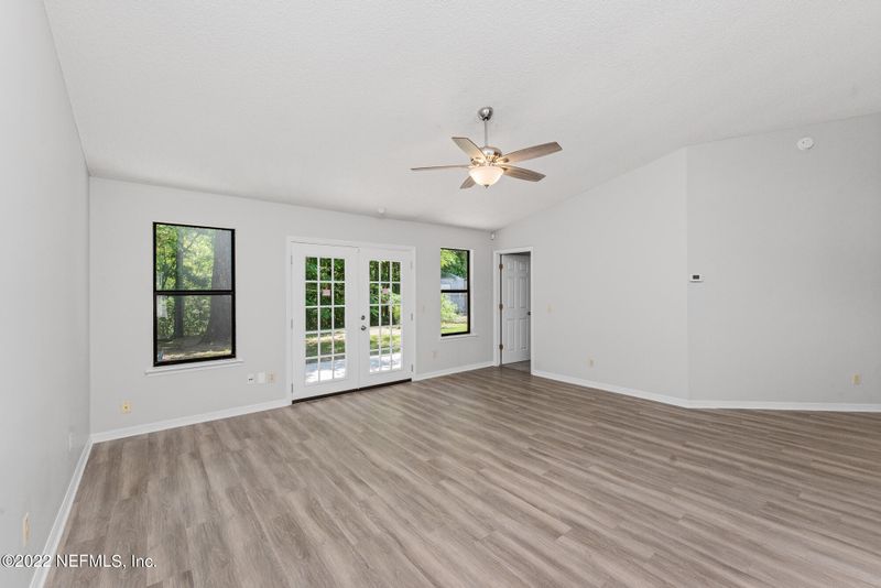 11787 High Plains Dr E, Jacksonville, FL 32218
