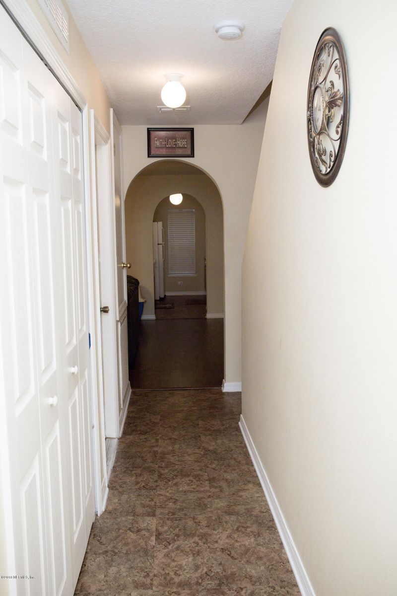 11796 Lake Bend Cir, Jacksonville, FL 32218