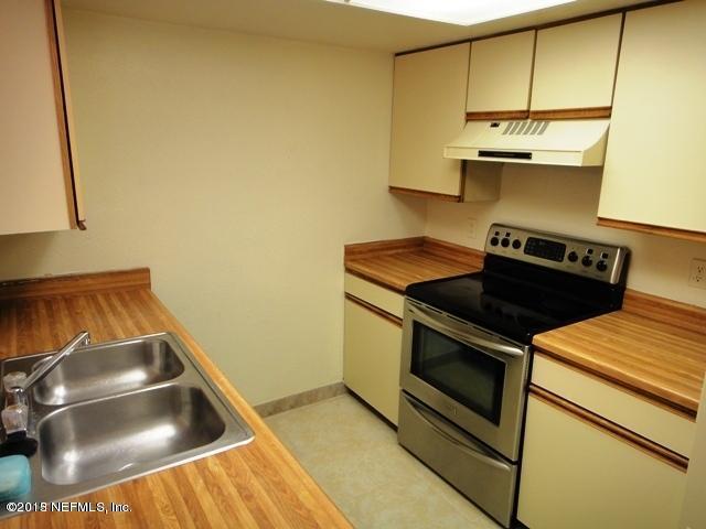 1182 Bayshore Dr N, Atlantic Beach, FL 32233