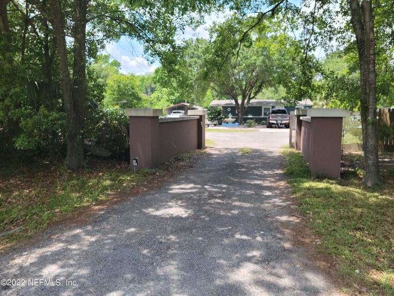 1182 Jones Rd, Jacksonville, FL 32220