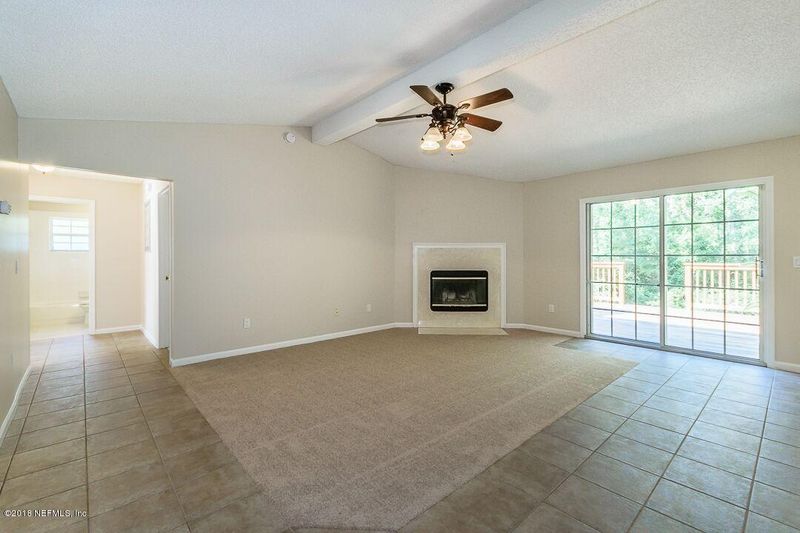 1188 Windy Willows Dr, Jacksonville, FL 32225