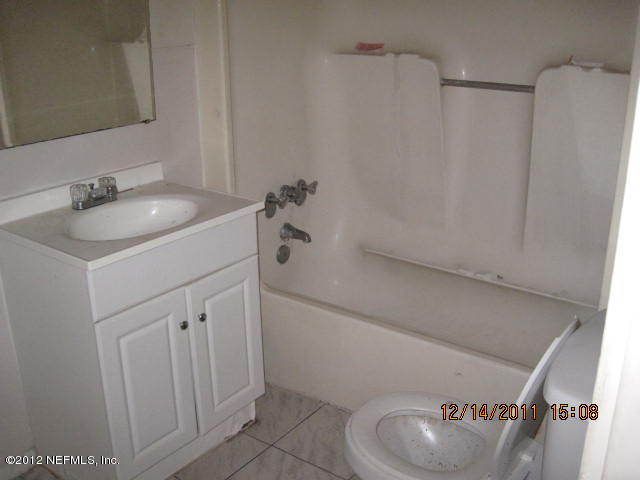 1192 Cahoon Rd S, Jacksonville, FL 32221