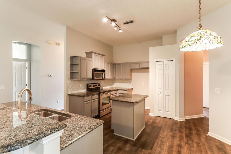11951 Jackson Creek Dr, Jacksonville, FL 32258