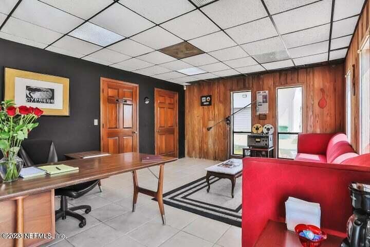 120 5th St N, Jacksonville Beach, FL 32250