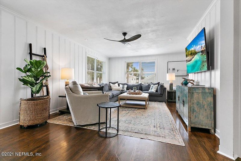 120 Davis St, Neptune Beach, FL 32266