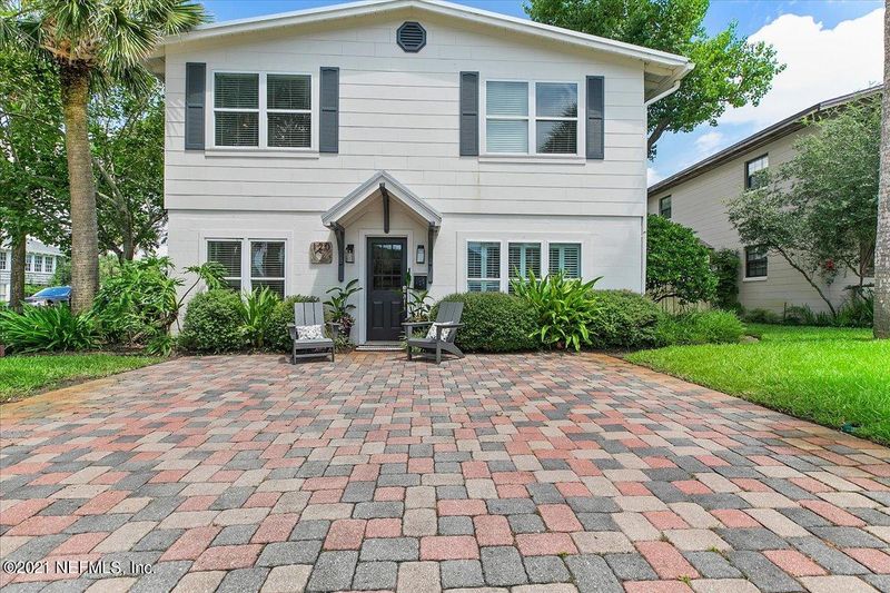 120 Davis St, Neptune Beach, FL 32266