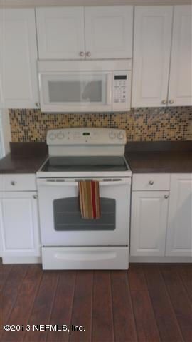 1203 Hibiscus St, Atlantic Beach, FL 32233