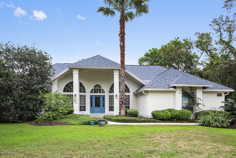 1205 Seawood Dr, Neptune Beach, FL 32266