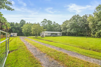 121 Bates Lane Trl, Elkton, FL 32033