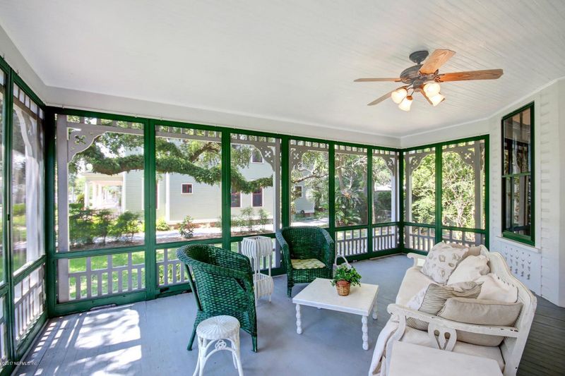 121 N 6th St, Fernandina Beach, FL 32034