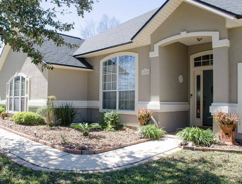12118 Rainbow Lake Dr E, Jacksonville, FL 32258