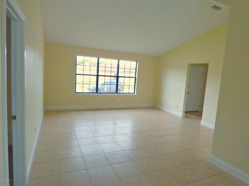 12131 Chippenham Ct, Jacksonville, FL 32225