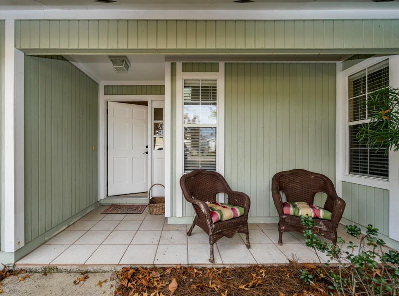 12132 Roundham Ln N, Jacksonville, FL 32225
