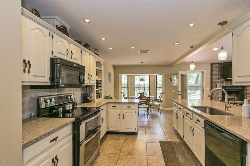 1215 Palm Dr, Fruit Cove, FL 32259