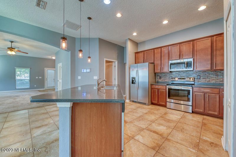 12155 Verde Gardens Rd, Jacksonville, FL 32218
