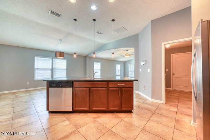 12155 Verde Gardens Rd, Jacksonville, FL 32218
