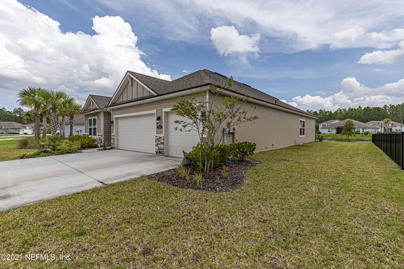 1217 Castle Trail Dr, St Johns, FL 32259