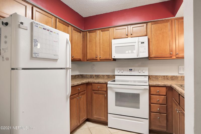 12171 Beach Blvd #904, Jacksonville, FL 32246