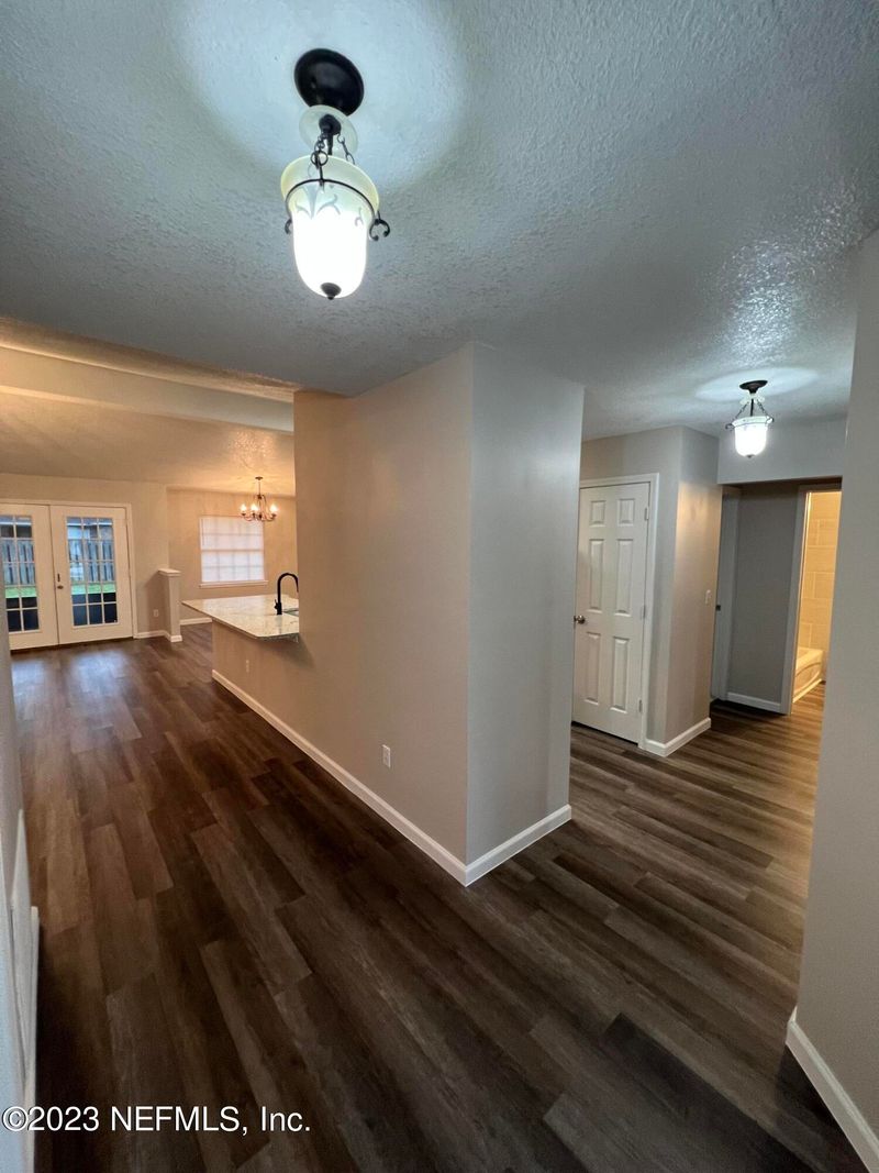 1218 Summit Oaks Dr, Jacksonville, FL 32221