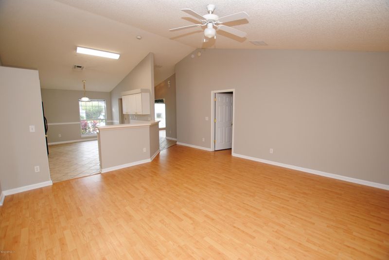 12207 Sunchase Dr, Jacksonville, FL 32246