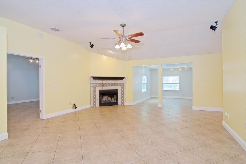 12239 High Laurel Dr, Jacksonville, FL 32225