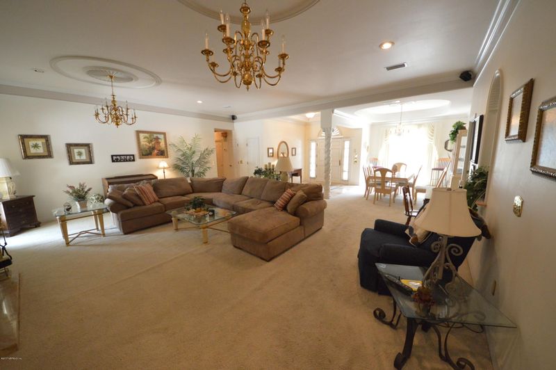 12297 Peach Orchard Dr, Jacksonville, FL 32223