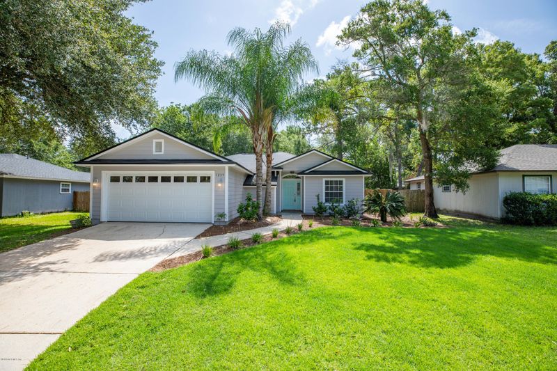 1235 Windy Willows Dr, Jacksonville, FL 32225