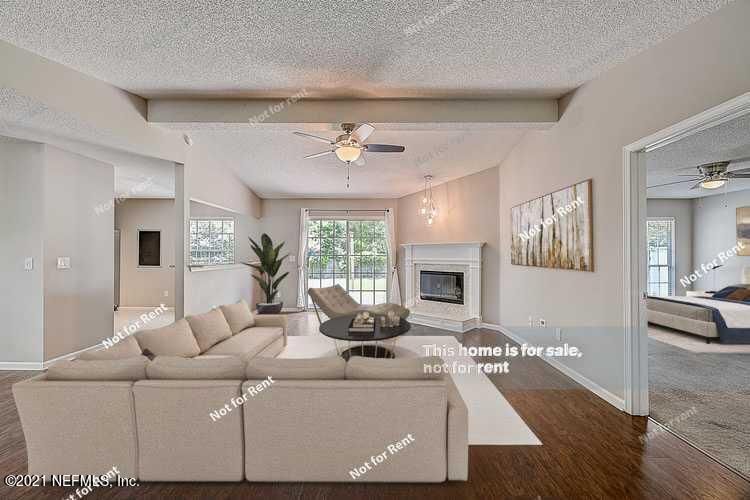 12357 Apple Leaf Dr, Jacksonville, FL 32224