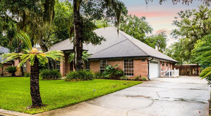 1237 Willow Oaks Dr E, Jacksonville Beach, FL 32250