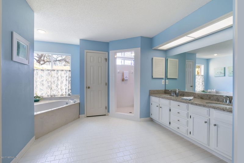 12452 Lydia Woods Ct, Jacksonville, FL 32258