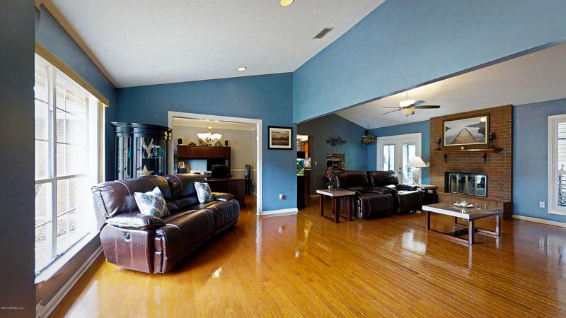 12462 Ivy Woods Ct, Jacksonville, FL 32258