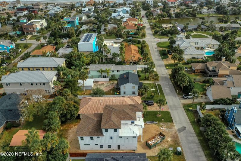 125 37th Ave S, Jacksonville Beach, FL 32250