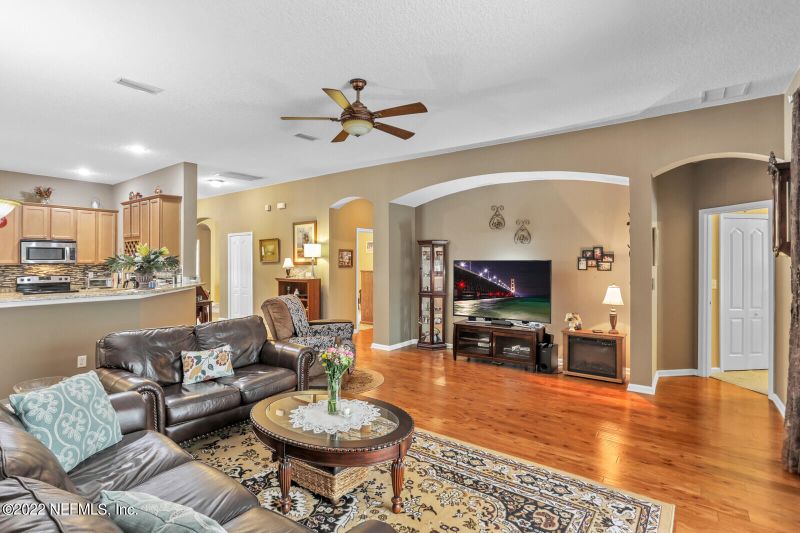 125 Carden Pl, St Johns, FL 32259