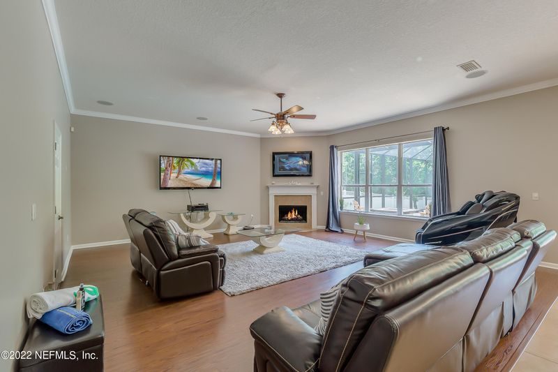 125 Castlegate Ln, St Johns, FL 32259