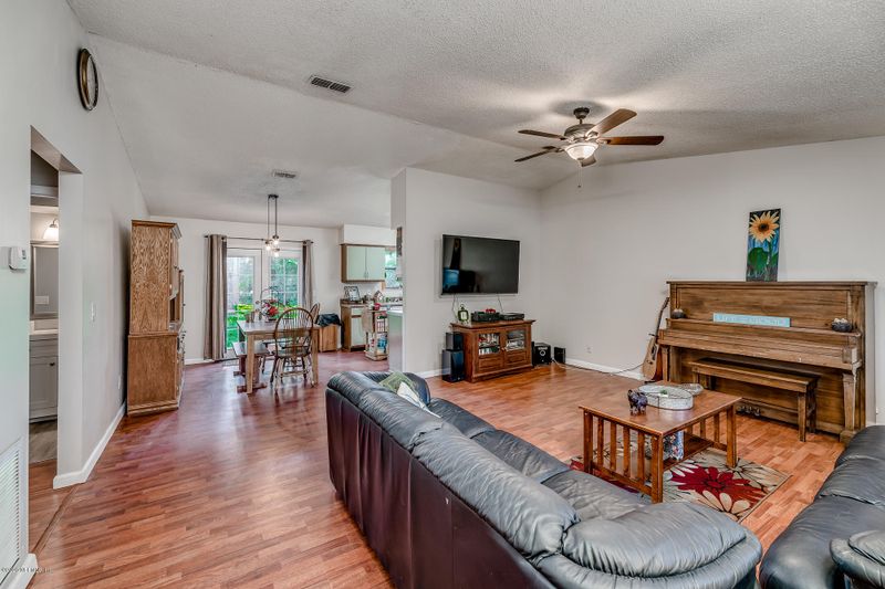 125 Mango Dr, Middleburg, FL 32068