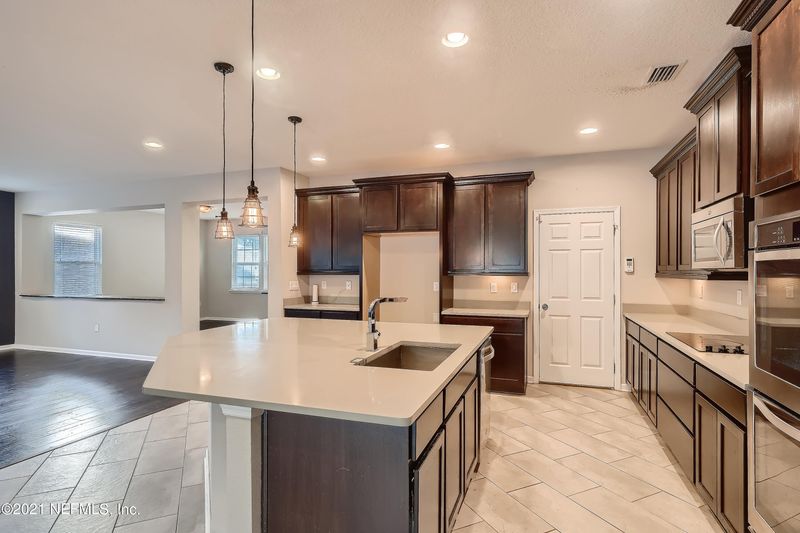 12501 Westberry Manor Dr, Jacksonville, FL 32223