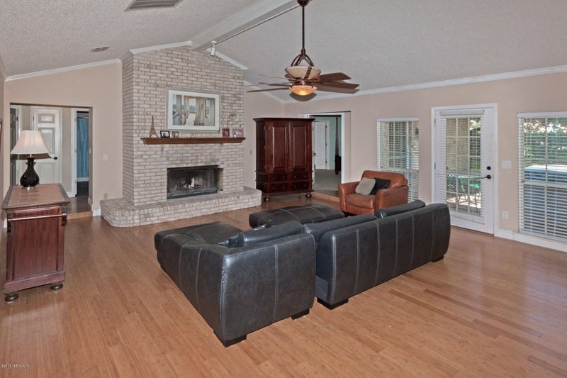 1257 Willow Oaks Dr W, Jacksonville Beach, FL 32250