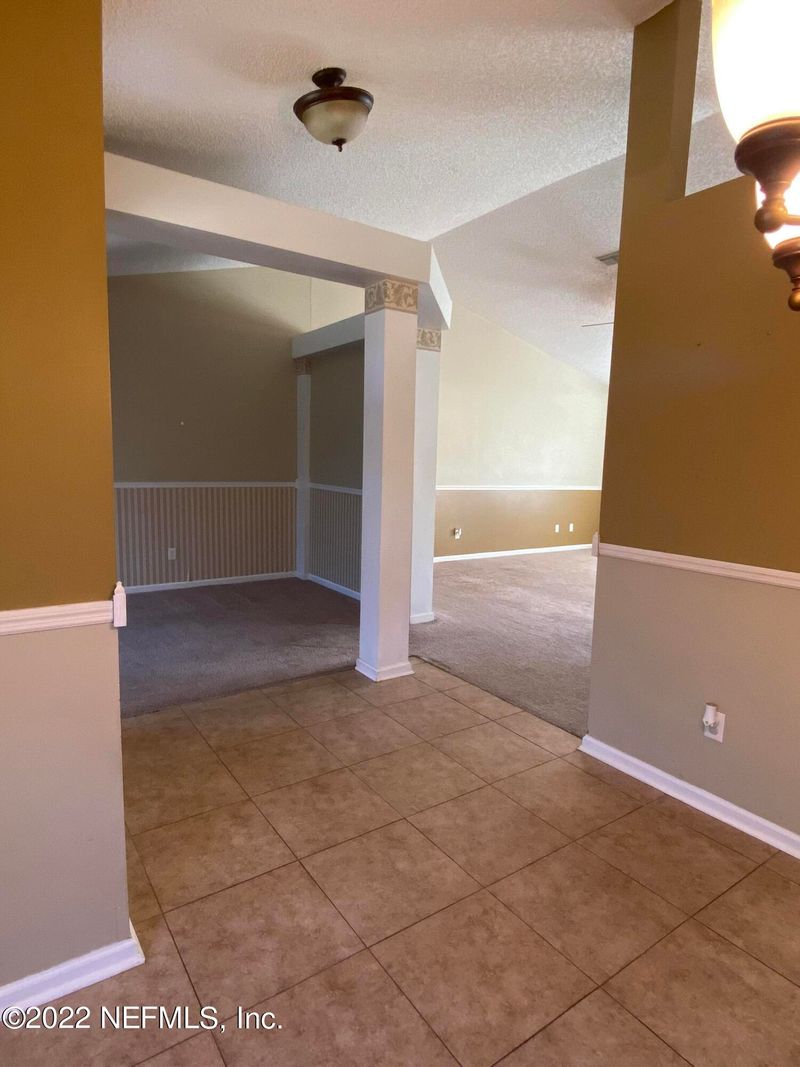 1266 Summit Oaks Dr E, Jacksonville, FL 32221