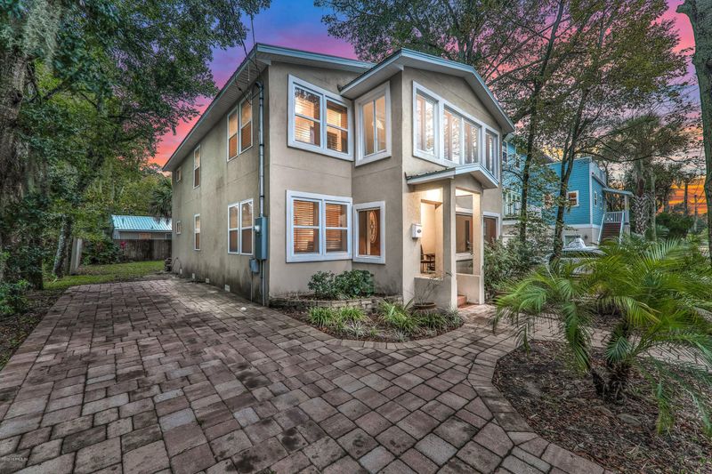 127 De Haven St, St Augustine, FL 32084
