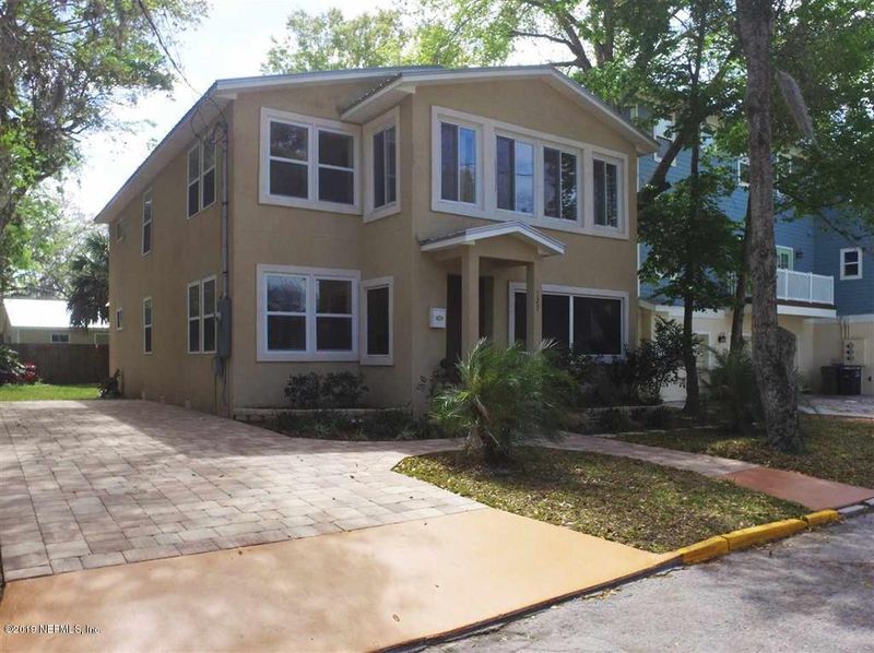 127 Dehaven St, St Augustine, FL 32084