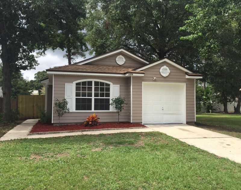 1276 Stocks St, Atlantic Beach, FL 32233