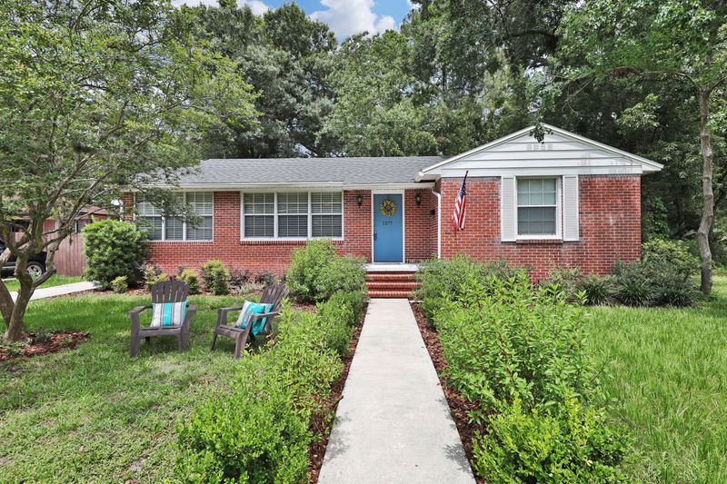 1277 Lechlade Cir, Jacksonville, FL 32205