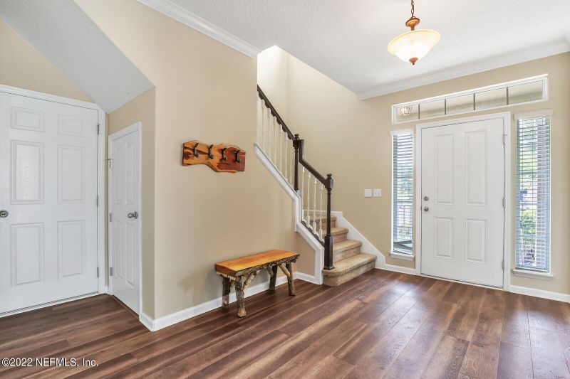 128 Chatsworth Dr, Jacksonville, FL 32259